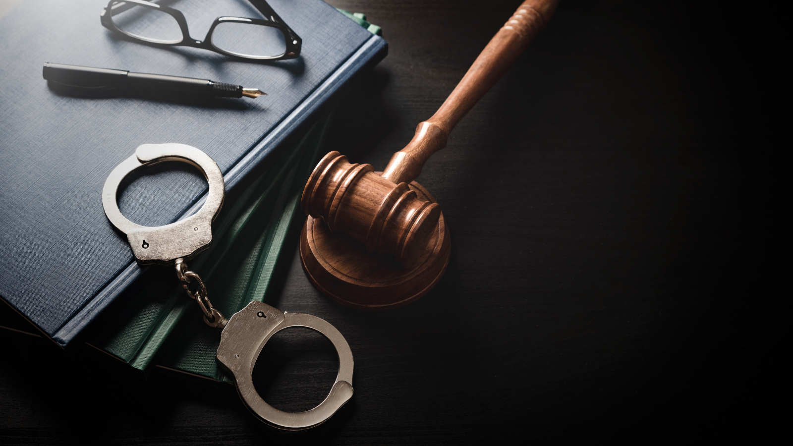 Reinscripción Escolar y Prevención del Crimen: Impacto del Monitoreo Centralizado en Chile